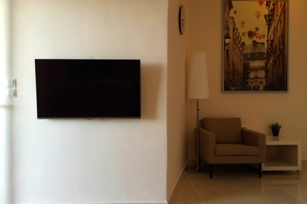 10 Living Room.jpg